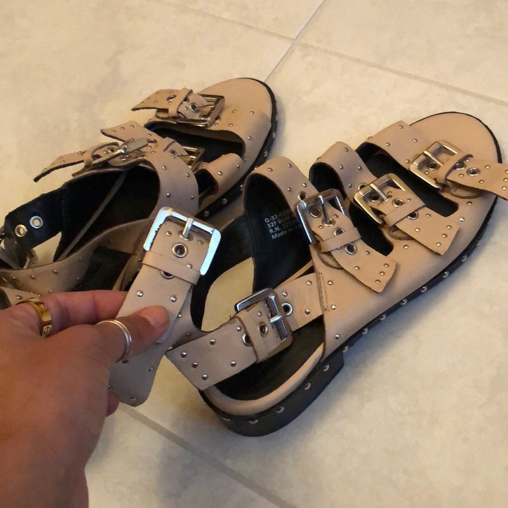 Topshop sandals. NEW.